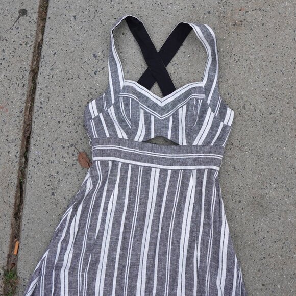 NWT BCBG MaxAzria Linen Blend Striped Cut-Out Halter Midi Dress 0 - Picture 2 of 11